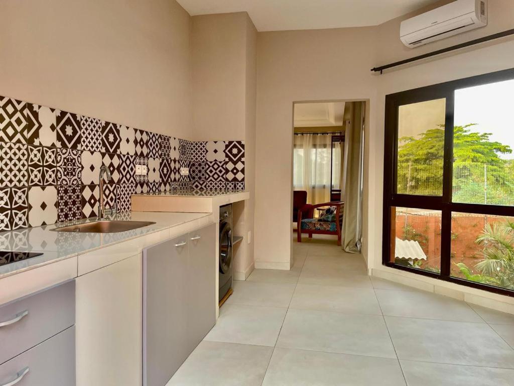 Le Kentia Hotel Lome Ngoại thất bức ảnh