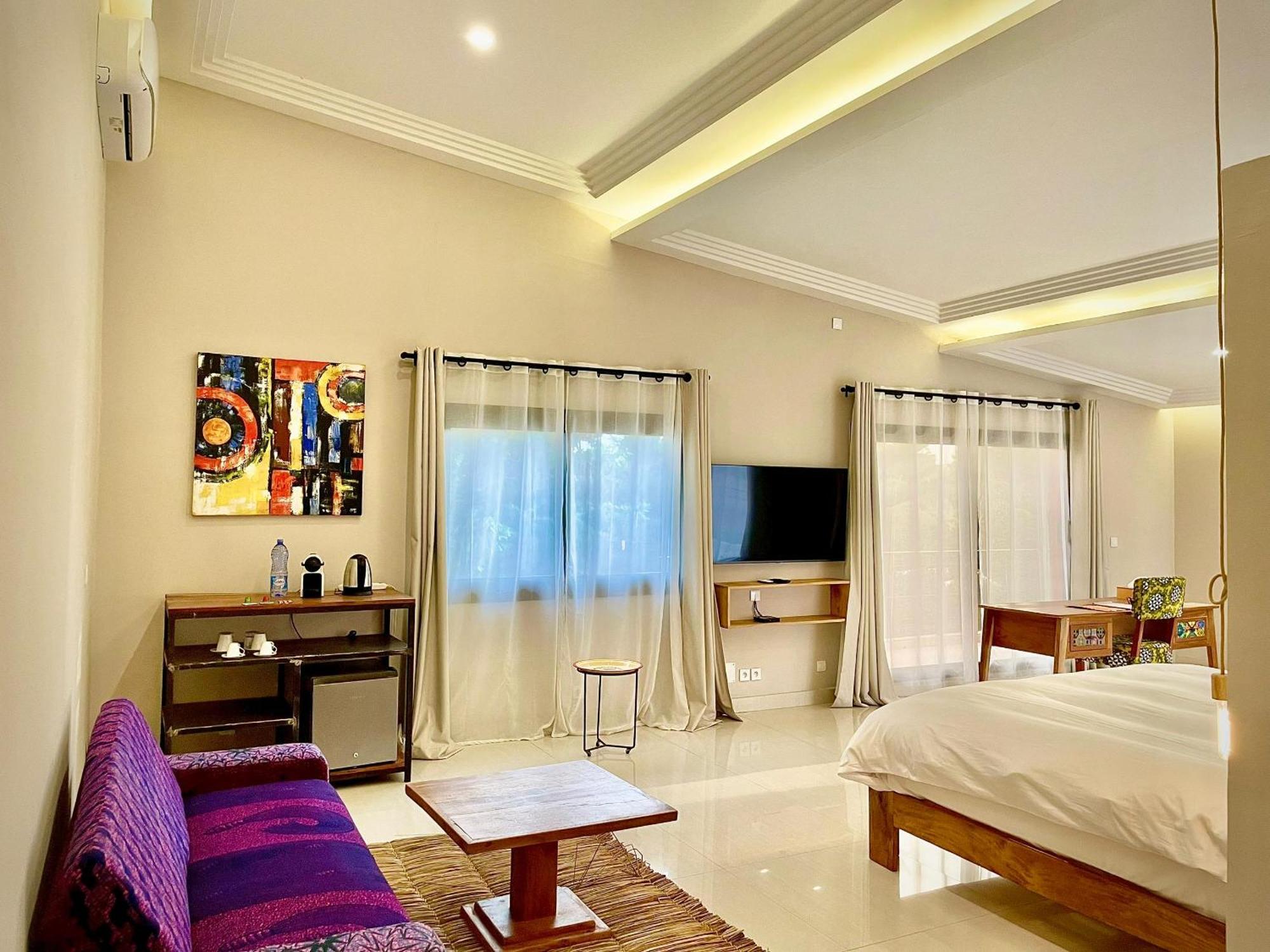 Le Kentia Hotel Lome Ngoại thất bức ảnh