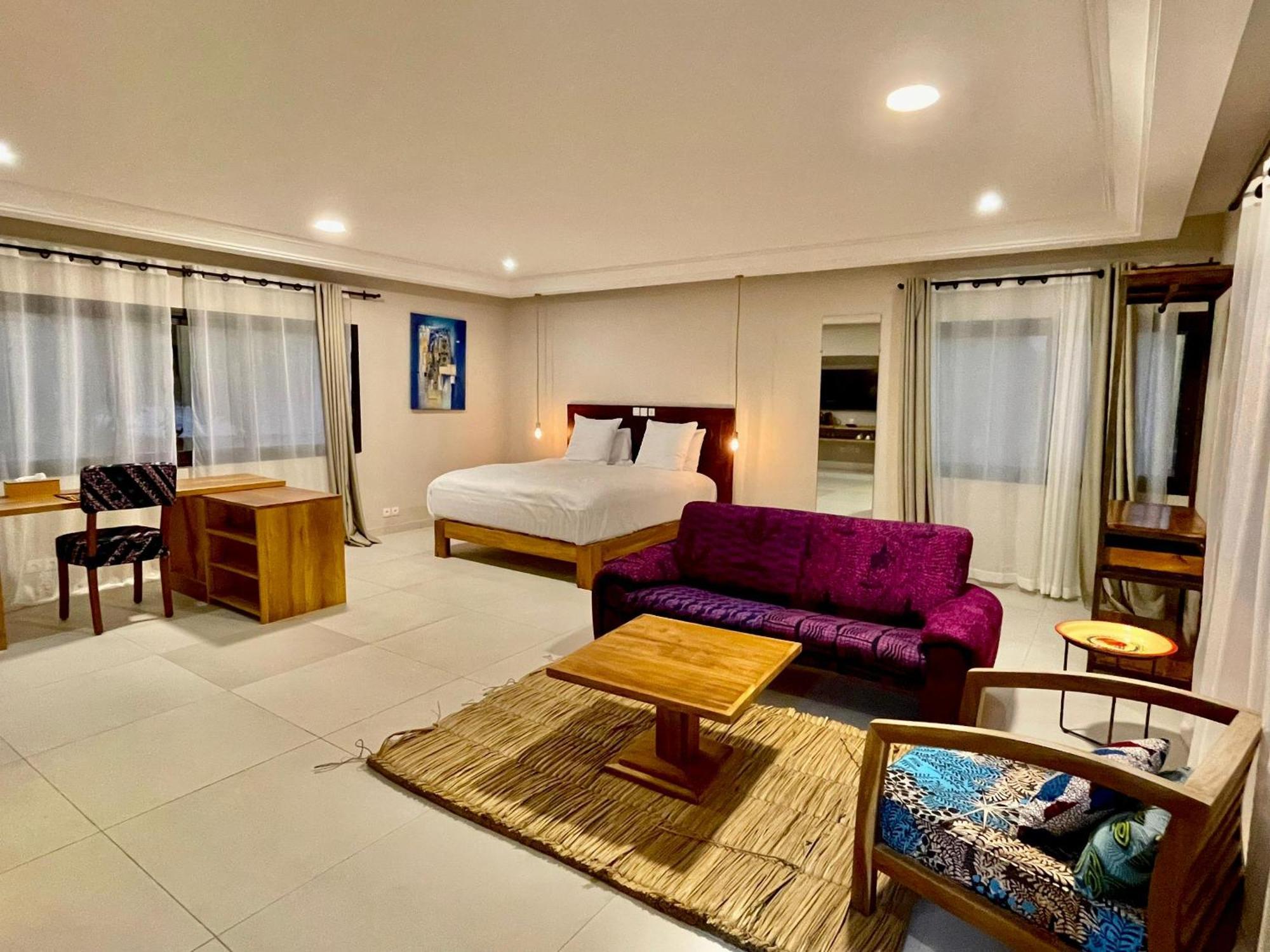 Le Kentia Hotel Lome Ngoại thất bức ảnh