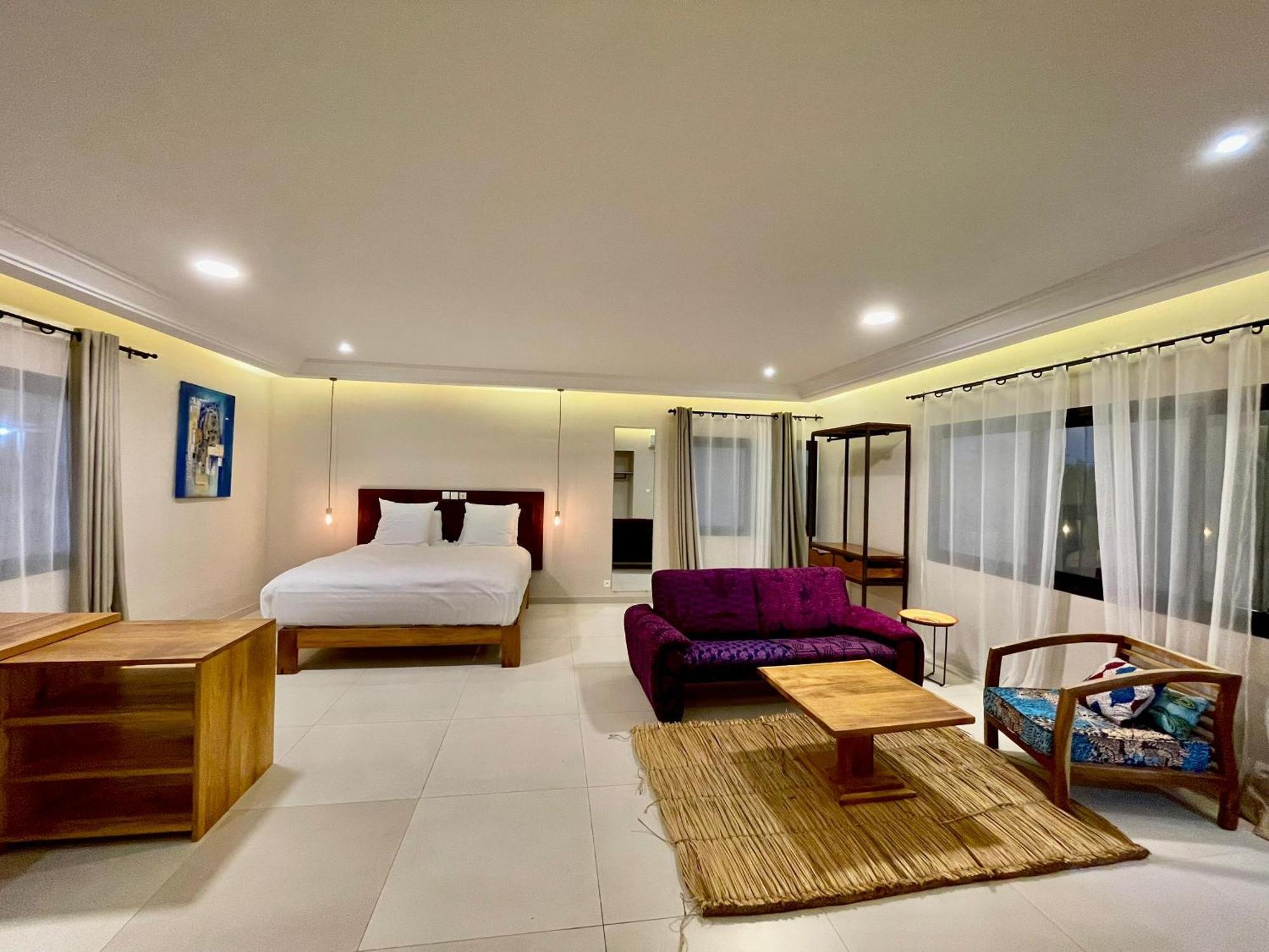 Le Kentia Hotel Lome Ngoại thất bức ảnh